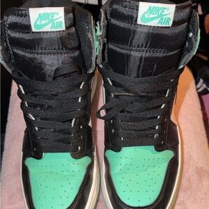 Nike Air Black and Mint Green Athletic Shoes